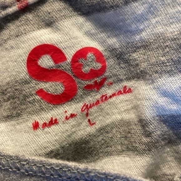 🦄 So Gray and White Striped Cap Sleeve Top Size Juniors Large - Picture 4 of 8